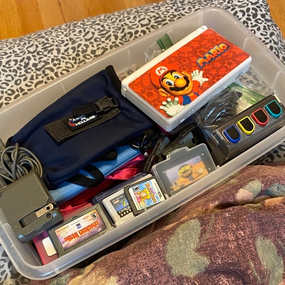 Nintendo DS Mario Edition & games - Picture 1 of 8